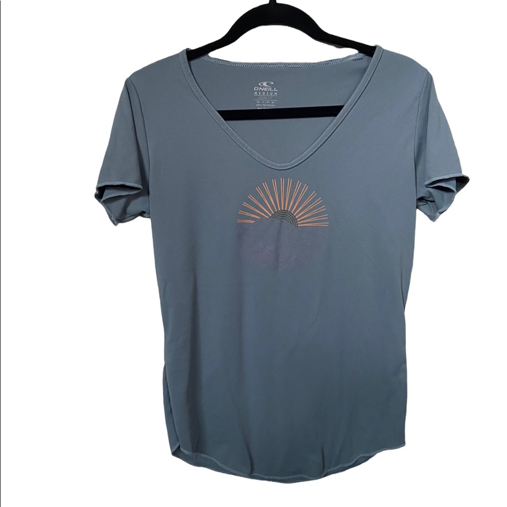 O’Neill Light Blue Sun Graphic Scoop Neck Tee Shirt W/50+ UPF Size Medium.